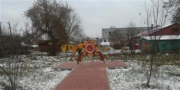 Дерево любви и детская площадка появились в поселке Нижегородец Дальнеконстантиновского района