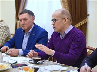 Глава Удмуртии встретился с активом партии "Единая Россия"