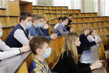 По программе "Менделеевский класс" в Мирном будут учиться ребята 8 и 9 классов