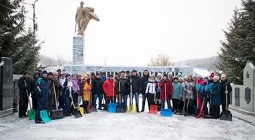 Сотрудники Администрации муниципалитета МР Караидельский район РБ 22 января 2022 года участвовали в акции "Снежный субботник"