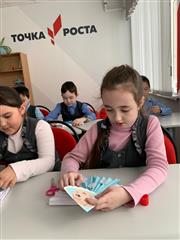 Куклу Масленицу смастерили в "Точке роста" школы села Верхние Татышлы