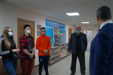 Заместитель министра транспорта Саратовской области встретился с участниками дорожных курсов