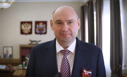 Евгений Солнцев поздравил жителей Оренбуржья с Днем Победы