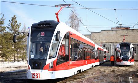 В Самаре на маршруты выпустили 11 новых трамваев "Львенок"