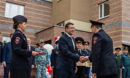 Глеб Никитин принял участие в открытии многоквартирного дома для сотрудников органов внутренних дел в Сарове