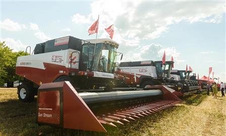 Аграрии Оренбуржья с начала года обновили парк сельхозтехники на сумму более 3 млрд рублей