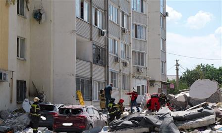 В Саратове из-за взрыва обрушился подъезд 10-этажного дома