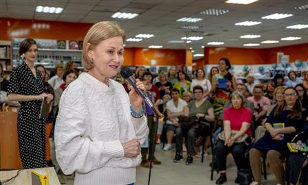 Дарья Донцова встретилась с самарскими читателями