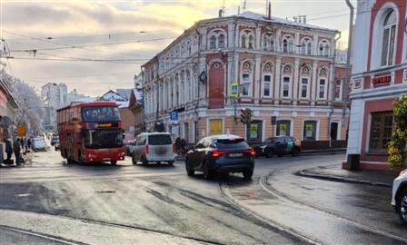 Движение транспорта открыли на трех перекрестках в центре Нижнего Новгорода в связи с завершением замены трамвайных путей
