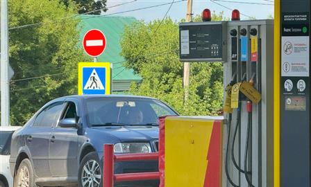 В Саратовской области продлены ограничения на розничный отпуск бензина на АЗС для физлиц