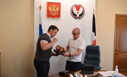 Безэкипажный катер на воздушной подушке представили победители конкурса Кибердром Главе Удмуртии