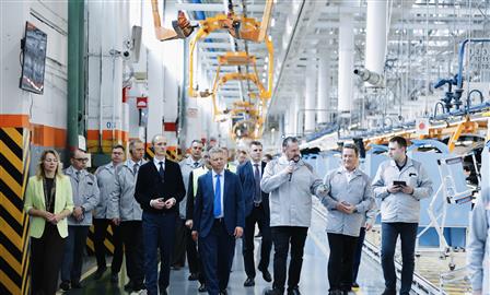 Вице-премьер Дмитрий Григоренко в Тольятти посетил АвтоВАЗ 