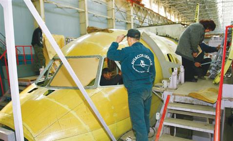 Собираемый на «Авиакоре» Ан-140 пользовался популярностью у посетителей МАКСа