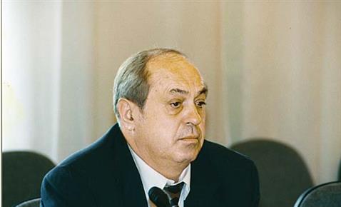 «Тольяттиазот» сумел в очередной раз отбиться от всех претензий по приватизации 6,1% акций. Перенеся дело в Саратов, Росимущество так и не сумело одолеть корпорацию Владимира Махлая