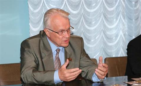 Экс-лидер областных коммунистов Валентин Романов не простил соратнику по партии критику своего друга– «эсера» Виктора Тархова