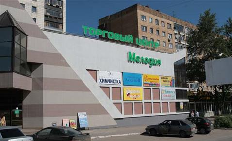 Строительство универсального магазина в рекреационной зоне областного центра продолжается