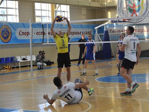 Волейбольная "Нова" провела необычный мастер-класс в Кротовке