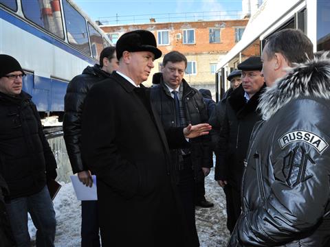 Губернатор Николай Меркушкин принял участие в торжественной церемонии передачи 82 пассажирских автобусов