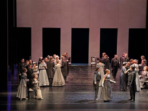 В Самарской опере поставили нового "Евгения Онегина" в минималистских декорациях