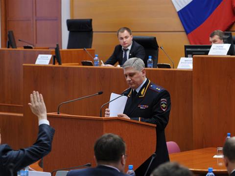 Юрий Стерликов впервые отчитался перед губдумой о работе полиции в регионе