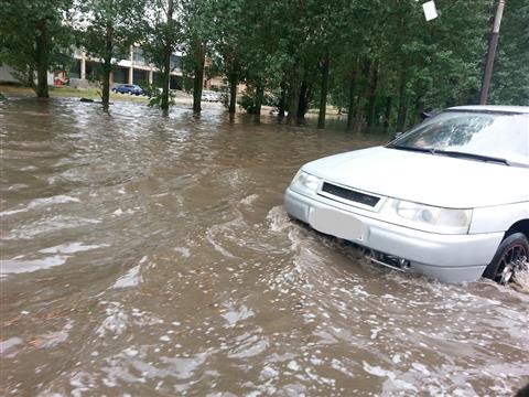 В Тольятти затопило ул. Баныкина