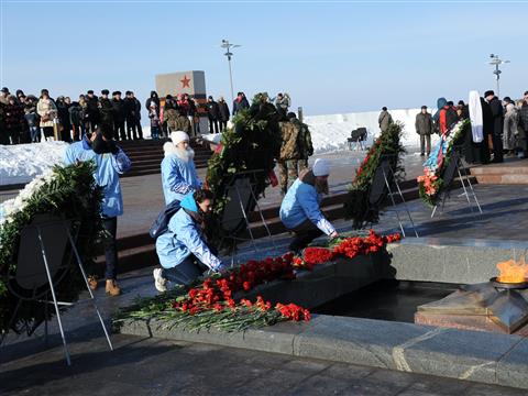 В Самаре прошло торжественное возложение цветов в память о защитниках отечества