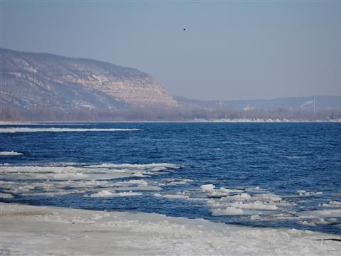 Под Самарой Волга частично освободилась ото льда