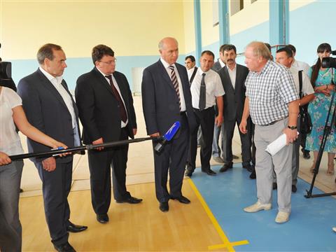 Губернатор оценил качество строящегося ФОКа в Кинель-Черкассах