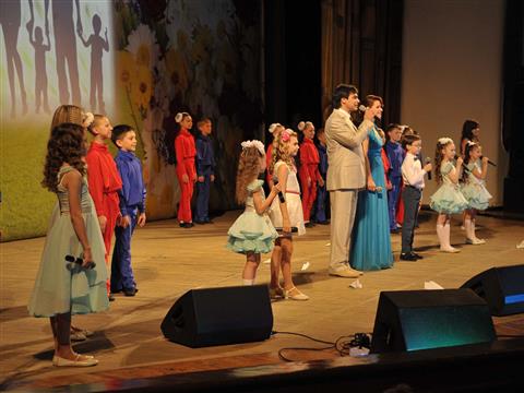 Николай Меркушкин принял участие в торжественном собрании, приуроченном к Международному дню семьи