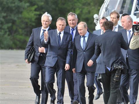 Визит Владимира Путина в Самару начался со знакомства с гражданской продукцией РКЦ "Прогресс"