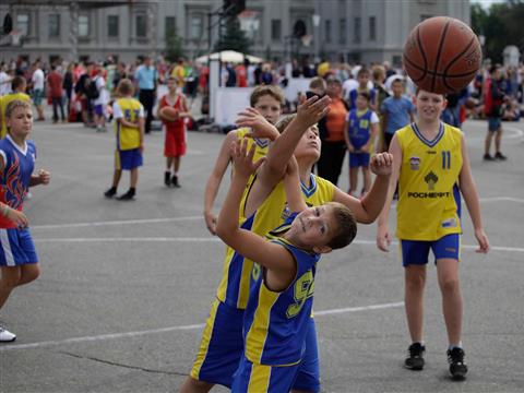 В Самаре завершился турнир по уличному баскетболу