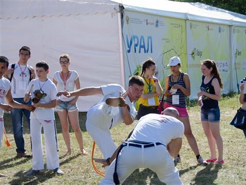 На "iВолге-2014" отметили день здоровья молодежными "олимпийскими играми"