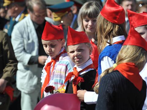 8 мая в Самаре на пл. Славы состоялось торжественное возложение венков и цветов к Вечному огню в честь Дня Победы