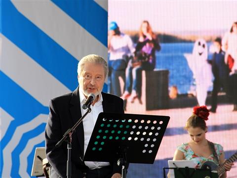 Вениамин Смехов прочитал стихи Некрасова и Вознесенского на "ВолгаФесте" в Самаре