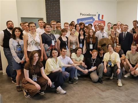 Интенсив для молодых айтишников: фоторепортаж с открытия VSFI 2026