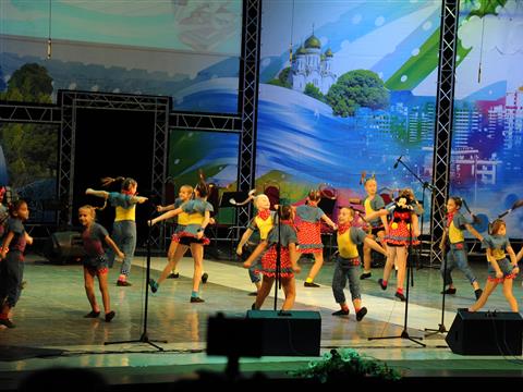 В Тольяттинском Дворце культуры, искусства и творчества состоялось празднование Международного дня учителя
