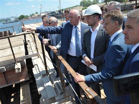 Максим Соколов посетили строительную площадку Фрунзенского мостового перехода.