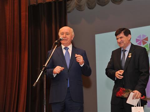 Николай Меркушкин принял участие в торжественном собрании, посвященном 60-летнему юбилею города и 71-й годовщине Победы