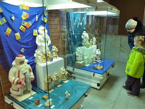 В музее им. Алабина открылась выставка раритетных елочных игрушек