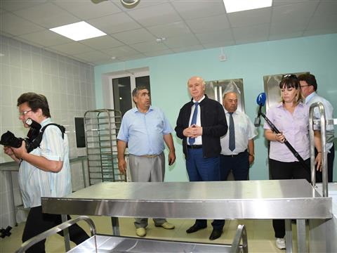Николай Меркушкин посетил корпус пансионата для ветеранов ВОВ и инвалидов в селе Новотулка