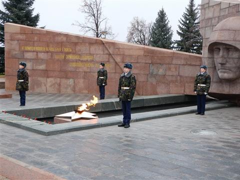 В Самаре Герои Отечества почтили память неизвестных солдат