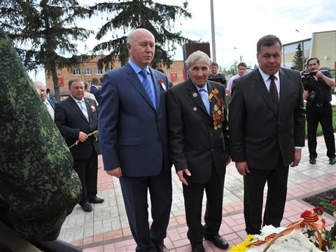 Николай Меркушкин в Кошках почтил память героев Великой Отечественной войны