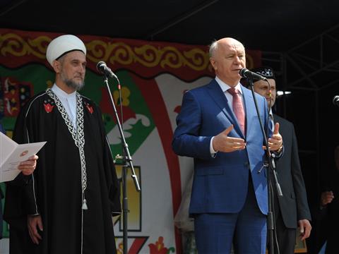Николай Меркушкин посетил в Тольятти традиционный Сабантуй