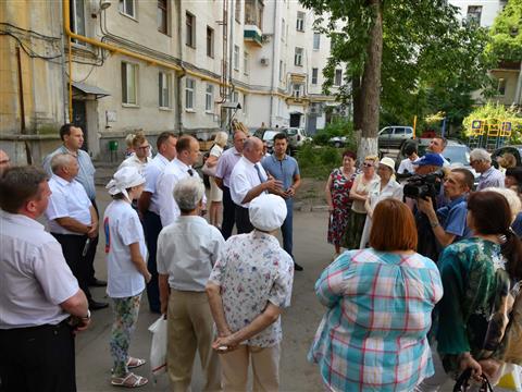 Виктор Сазонов встретился с жителями Промышленного и Ленинского районов Самары