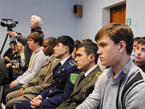 В Сызрани прошел круглый стол, посвященный вертолетному училищу