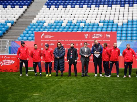 Мостовой, Аршавин и Ко: именитые футболисты сыграли с самарскими школьниками на форуме "Россия - спортивная держава"