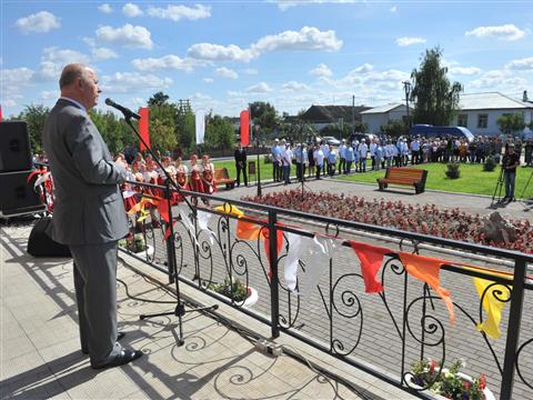 Глава региона принял участие в торжественной церемонии открытия после капитального ремонта здания железнодорожного вокзала станции Безенчук