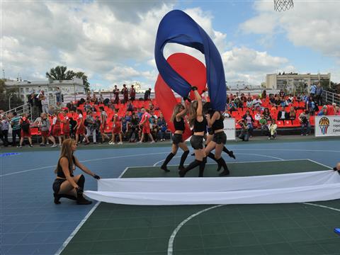 В Самаре на площади им. Куйбышева прошел большой праздник уличного баскетбола Samara Open