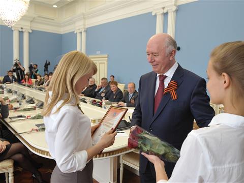 Николай Меркушкин вручил губернские премии в области культуры и искусства