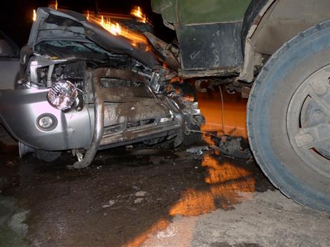 Уснувший за рулем водитель иномарки врезался в КамАЗ на Волжском шоссе 